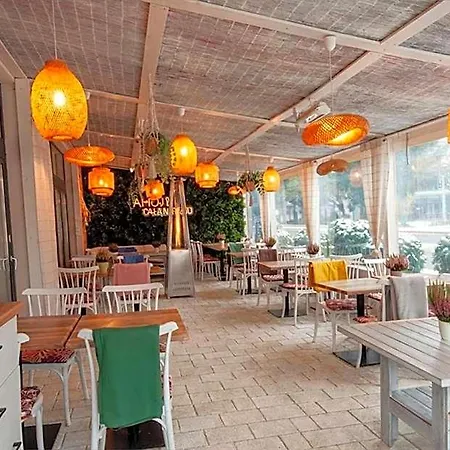 Mesa Grill Restaurant Cafe Bed & Breakfast Dźwirzyno