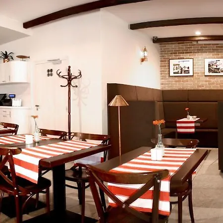 Mesa Grill Restaurant Cafe Nocleg ze śniadaniem Dźwirzyno